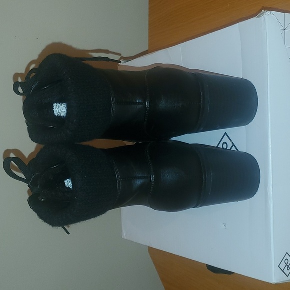 Lace up Combat Boot with platform heel - Picture 3 of 4